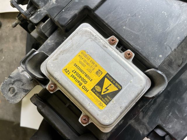 bontott OPEL ANTARA Jobb Xenon Fényszóró