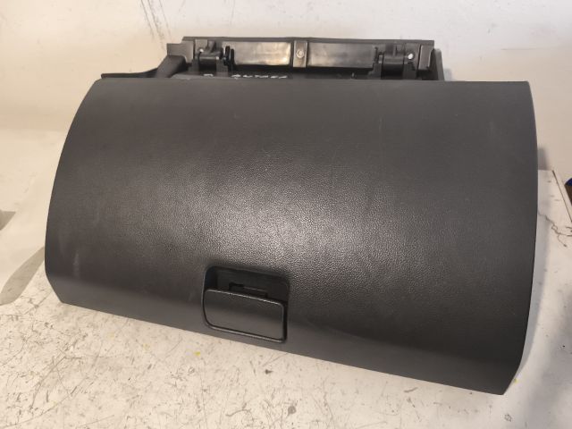 bontott OPEL ANTARA Kesztyűtartó