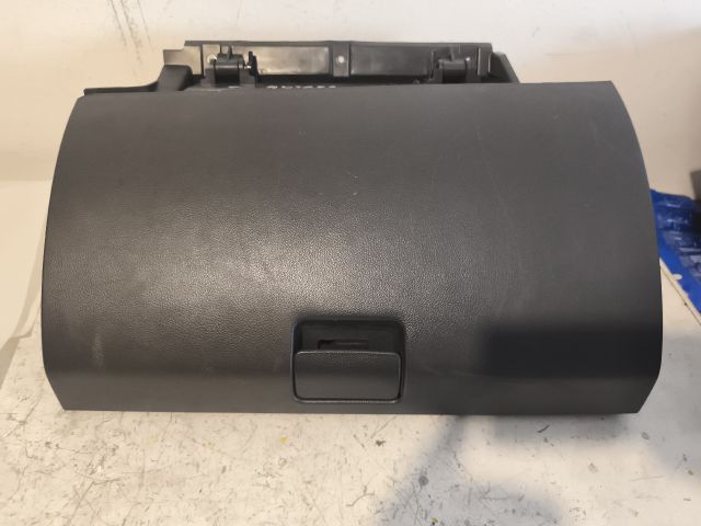 bontott OPEL ANTARA Kesztyűtartó