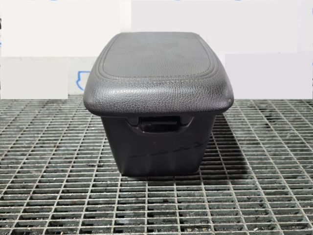 bontott OPEL ANTARA Könyöklő