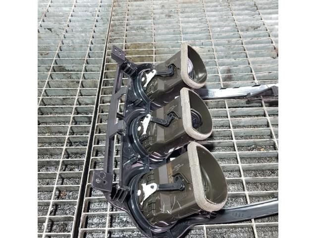 bontott OPEL ANTARA Középső Szellőző