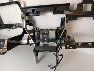 bontott OPEL ANTARA Műszerfal Tartó Vas