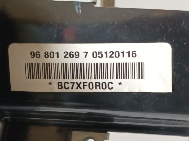 bontott OPEL ANTARA Műszerfal Tartó Vas