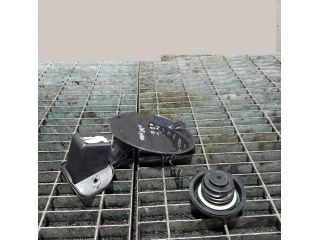 bontott OPEL ANTARA Tankajtó