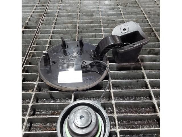 bontott OPEL ANTARA Tankajtó