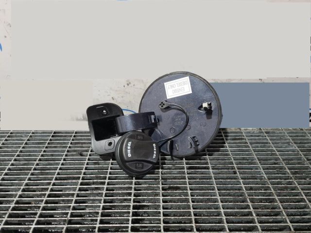 bontott OPEL ANTARA Tankajtó