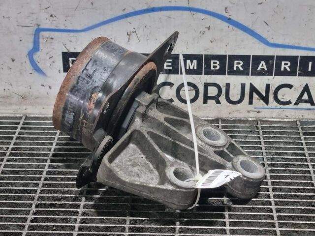 bontott OPEL ANTARA Tartó Bak