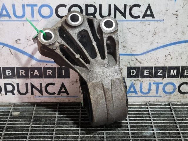 bontott OPEL ANTARA Tartó Bak