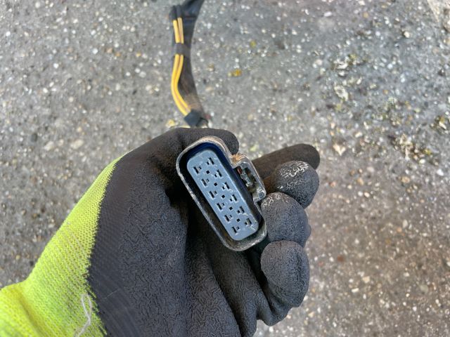 bontott OPEL ANTARA Vonóhorog