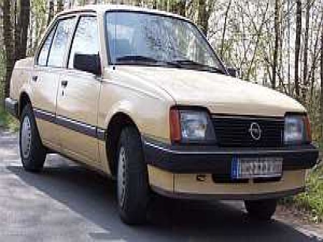 bontott OPEL ASCONA Generátor