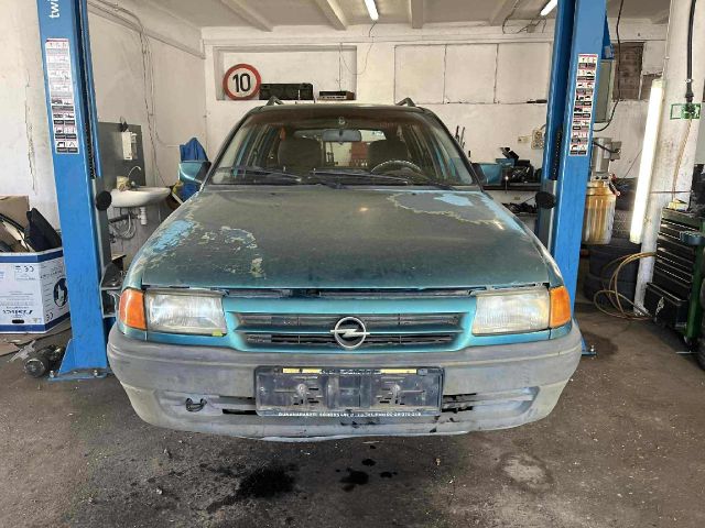 bontott OPEL ASTRA F Bal első Csonkállvány Kerékaggyal