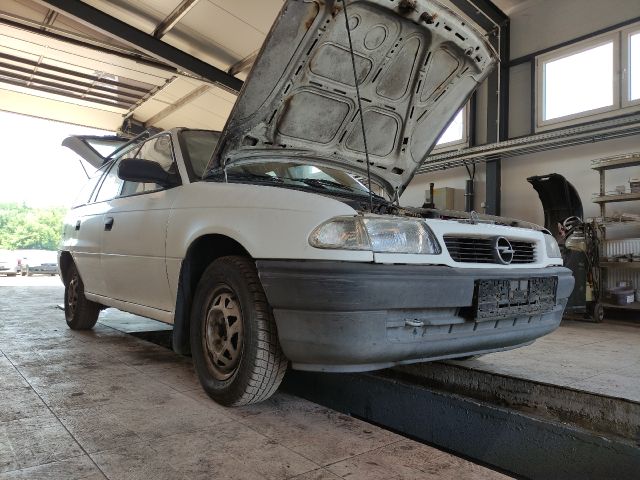 bontott OPEL ASTRA F Bal hátsó Rugó