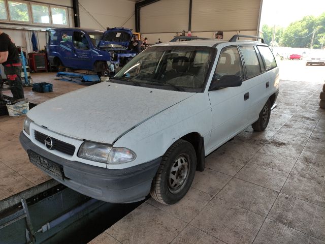 bontott OPEL ASTRA F Bal hátsó Rugó