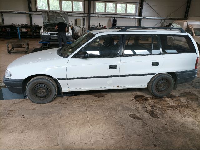 bontott OPEL ASTRA F Bal Féltengely