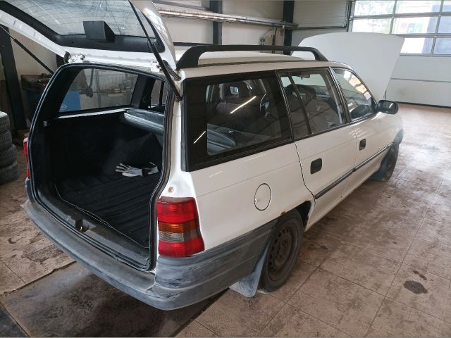 bontott OPEL ASTRA F Bal Féltengely