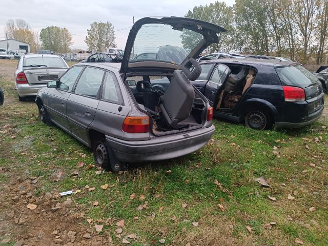 bontott OPEL ASTRA F Bal első Csonkállvány Kerékaggyal