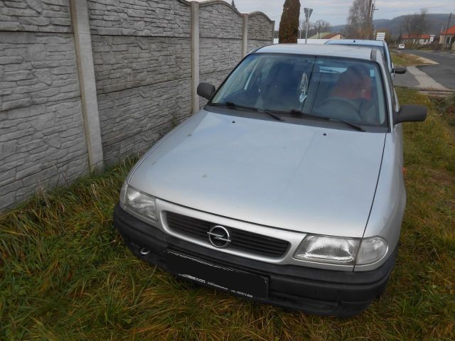 bontott OPEL ASTRA F Bal Féltengely