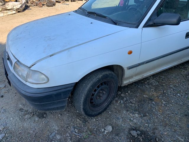 bontott OPEL ASTRA F Bal Féltengely