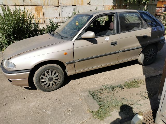 bontott OPEL ASTRA F Bal hátsó Rugó