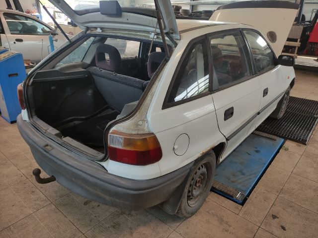 bontott OPEL ASTRA F Bal hátsó Rugó