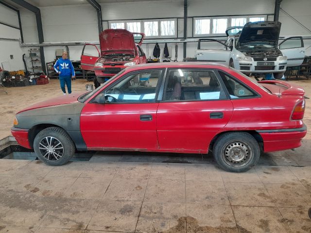 bontott OPEL ASTRA F Bal hátsó Rugó