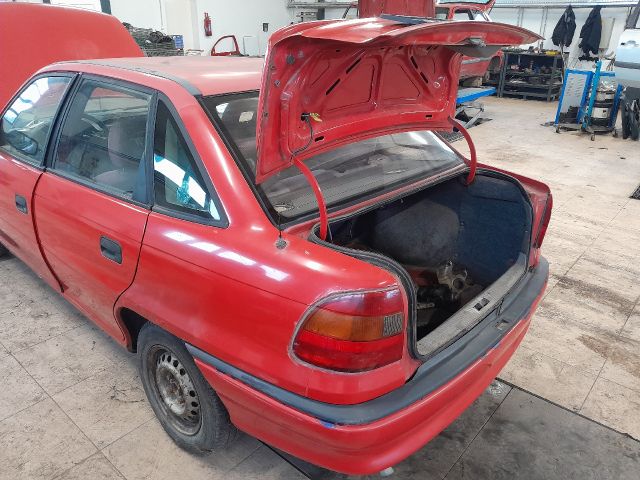 bontott OPEL ASTRA F Bal hátsó Rugó