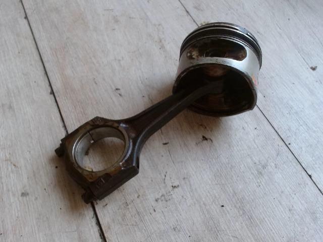 bontott OPEL ASTRA F Dugattyú és Hajtókar