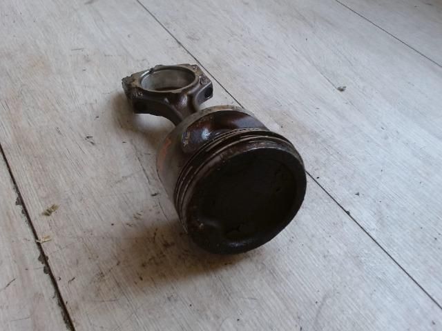 bontott OPEL ASTRA F Dugattyú és Hajtókar