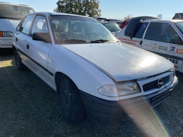 bontott OPEL ASTRA F Hűtőventilátor Keret