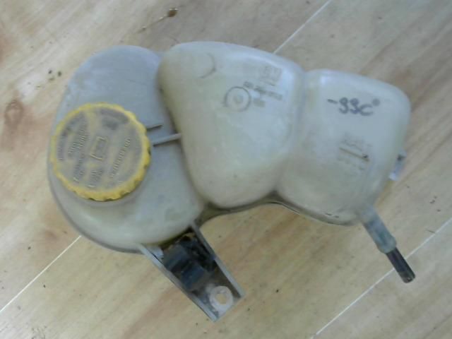 bontott OPEL ASTRA F Kiegyenlítő Tartály