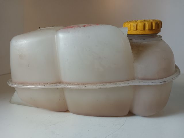 bontott OPEL ASTRA F Kiegyenlítő Tartály