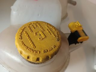 bontott OPEL ASTRA F Kiegyenlítő Tartály