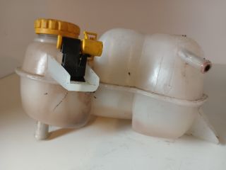 bontott OPEL ASTRA F Kiegyenlítő Tartály