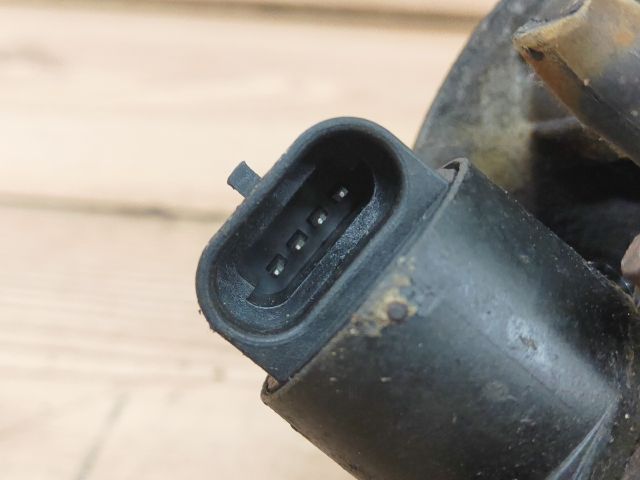 bontott OPEL ASTRA F Központi Injektor