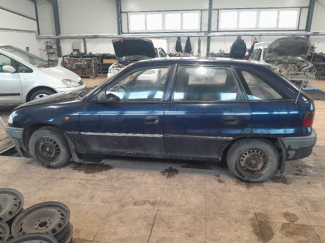 bontott OPEL ASTRA F Központi Injektor