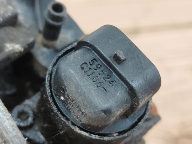 bontott OPEL ASTRA F Központi Injektor