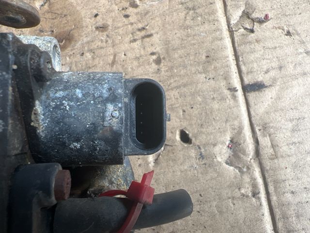 bontott OPEL ASTRA F Központi Injektor