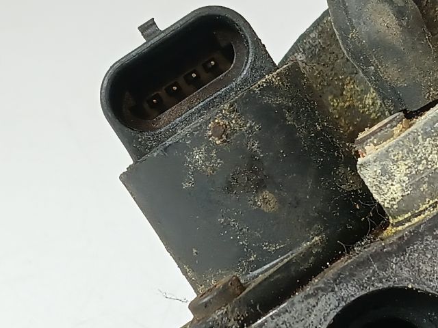 bontott OPEL ASTRA F Központi Injektor