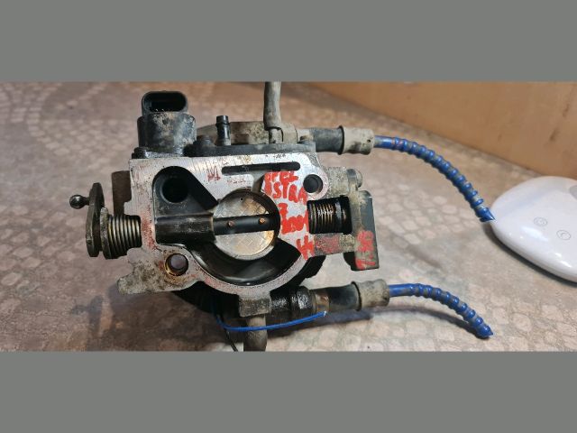 bontott OPEL ASTRA F Központi Injektor