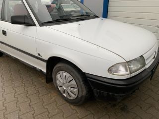 bontott OPEL ASTRA F Központi Injektor