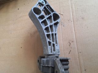 bontott OPEL ASTRA F Motor Tartó Bak (Fém)