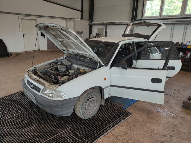 bontott OPEL ASTRA F Motorvezérlő