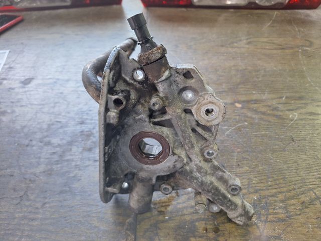 bontott OPEL ASTRA F Olajszivattyú