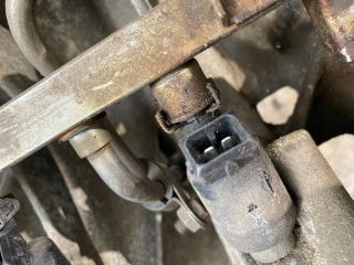 bontott OPEL ASTRA F Porlasztó Sor / Híd