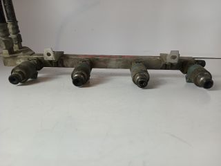 bontott OPEL ASTRA F Porlasztó Sor / Híd