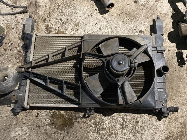 bontott OPEL ASTRA F Vízhűtő Radiátor (Klímás)