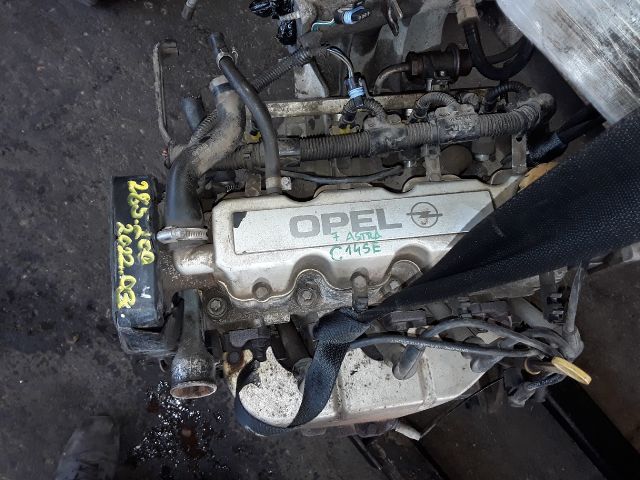 bontott OPEL ASTRA F Motor (Fűzött blokk hengerfejjel)