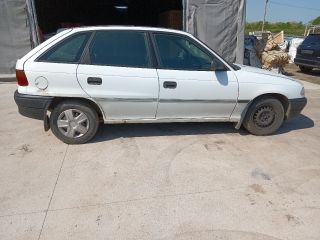 bontott OPEL ASTRA F Nívópálca