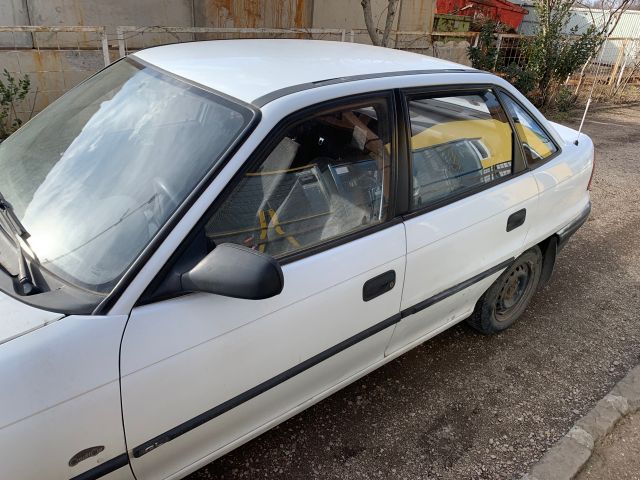 bontott OPEL ASTRA F Porlasztó Sor / Híd