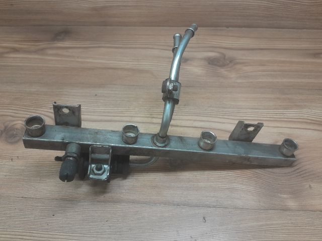 bontott OPEL ASTRA F Porlasztó Sor / Híd